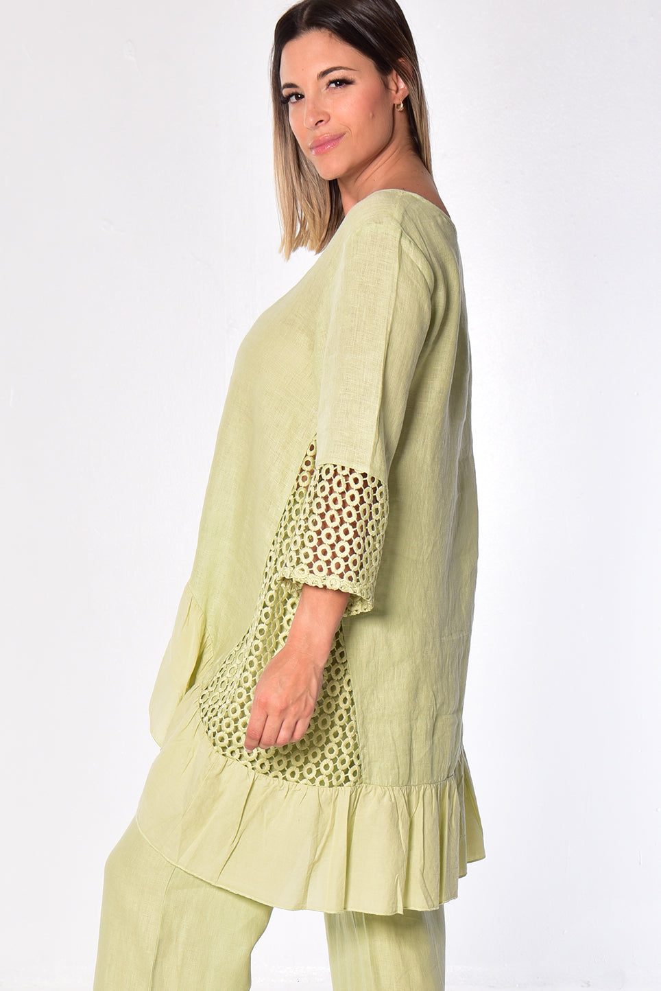 Ladies Linen 3/4 Sleeve V-Neck Hi-Low Blouse by AZUCAR-NATURAL-COLOR OPTIONS - LLWT2085- 6 PCS/PRE-PACK